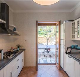 4 bedroom with pool and panoramic sea views near Serrento, sleeps 10